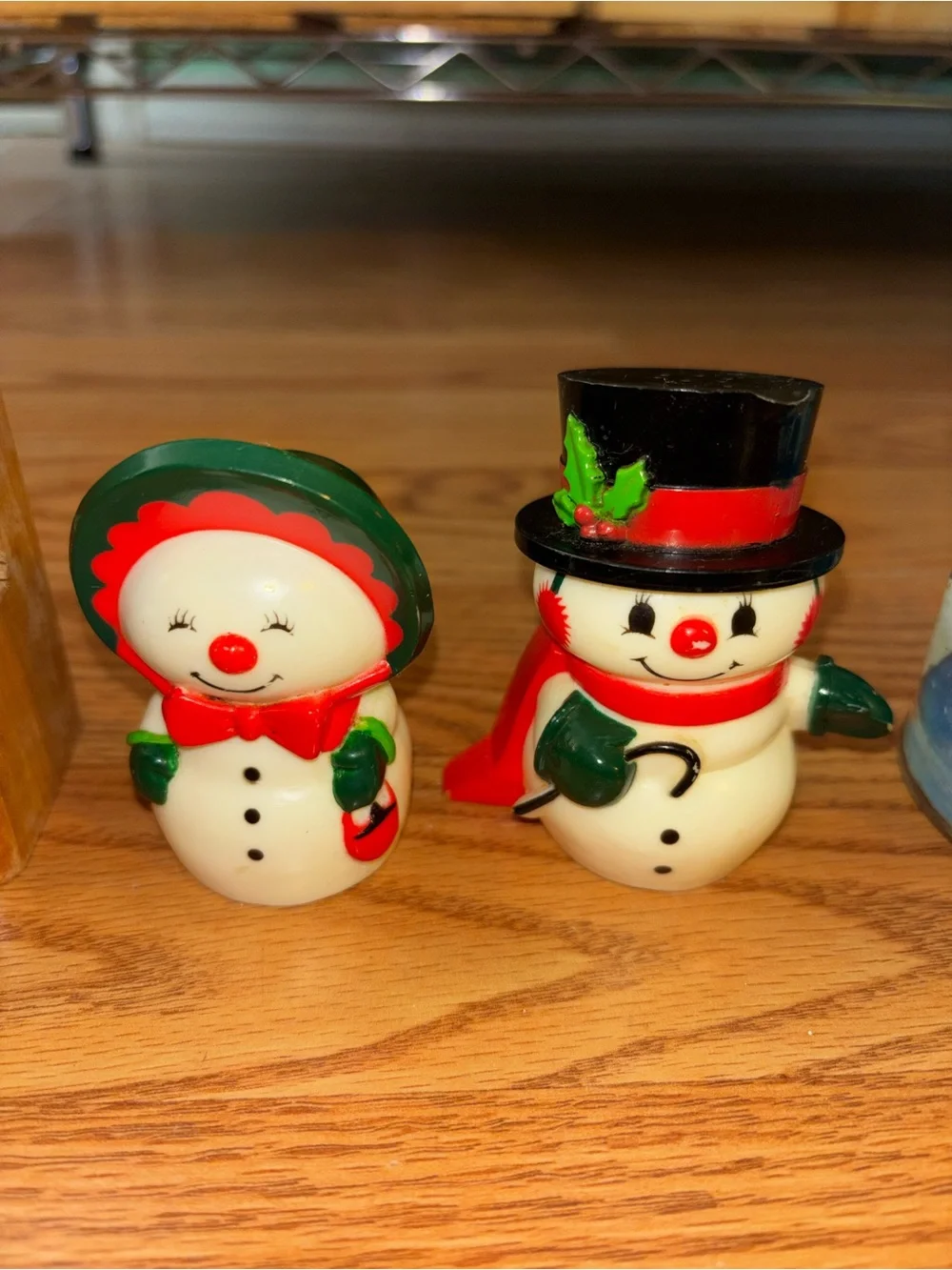 Festive Ceramic Snowman Salt & Pepper Shaker Set - Red & Green